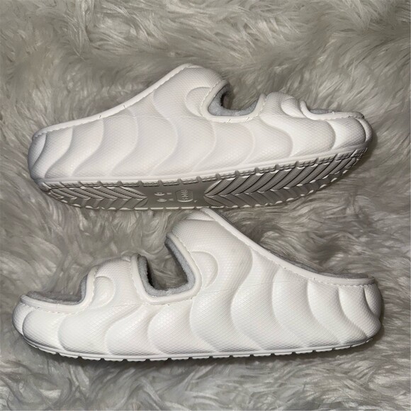 Crocs Classic Cozzzy Overpuff Slides Sandals White Fleece Lined Unisex M8 W10 - Picture 3 of 9